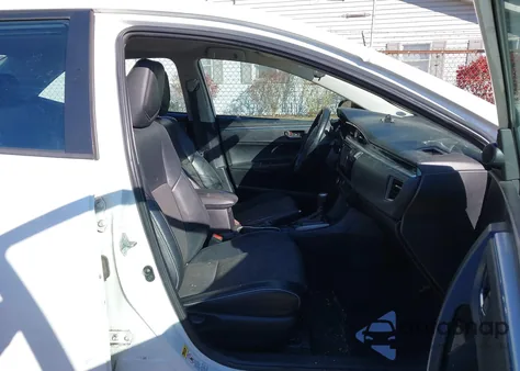 2015 Toyota Corolla S Plus z USA, uszkodzony, nr VIN 2T1BURHEXFC397894